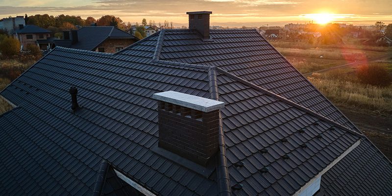 Six Reasons Why DIY Enthusiasts Should Hire a Professional Roofer Instead 